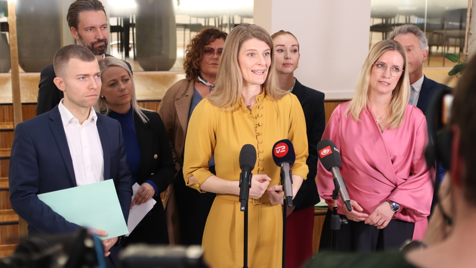 Billede fra doorstep i Beskæftigelsesministeriet om beskæftigelsesreform